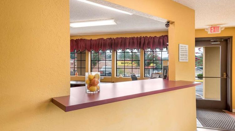 Rodeway Inn Benton Lobby