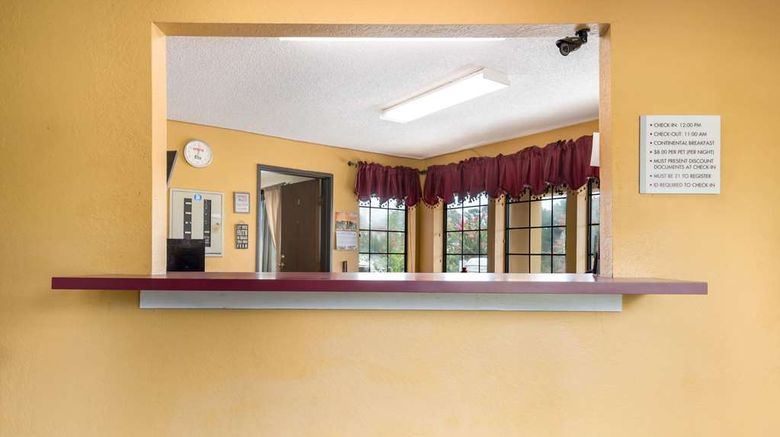<b>Rodeway Inn Benton Lobby</b>. Images powered by <a href="https://iceportal.shijigroup.com/" title="IcePortal" target="_blank">IcePortal</a>.