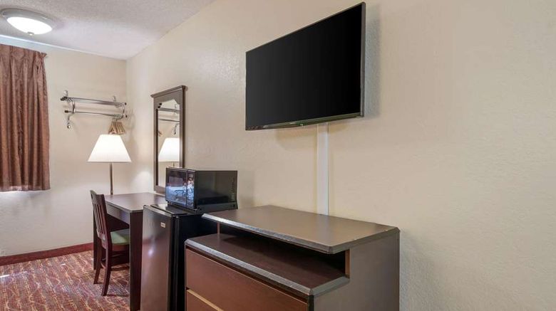 <b>Rodeway Inn Benton Room</b>. Images powered by <a href="https://iceportal.shijigroup.com/" title="IcePortal" target="_blank">IcePortal</a>.