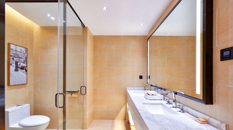 <b>Quality Hotel Chengdu Room</b>. Images powered by <a href="https://iceportal.shijigroup.com/" title="IcePortal" target="_blank">IcePortal</a>.