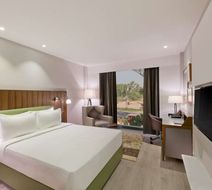 Country Inn-Suites By Radisson Zirakpur Room