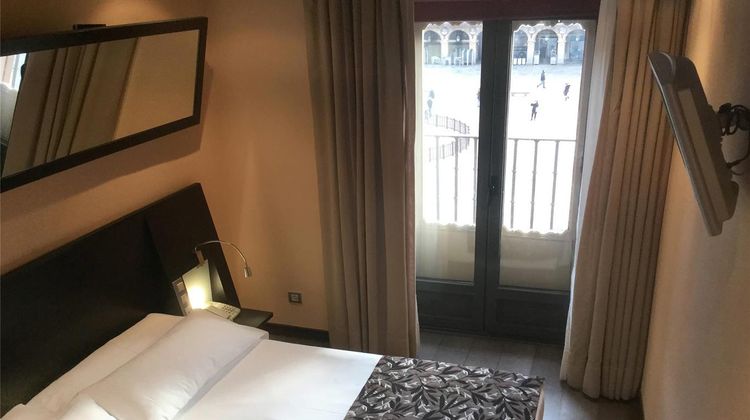 Sercotel Las Torres Hotel Room
