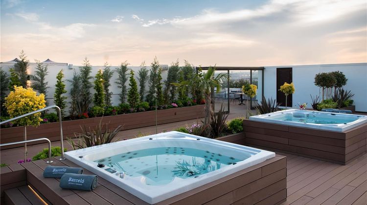 Barcelo Istanbul Pool