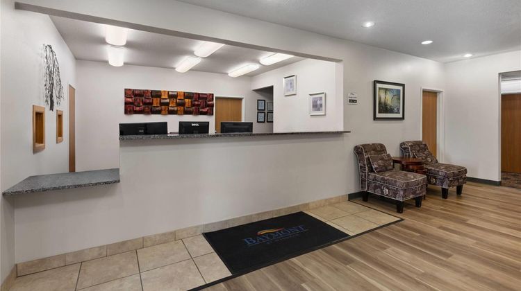 Baymont by Wyndham Harlan Lobby