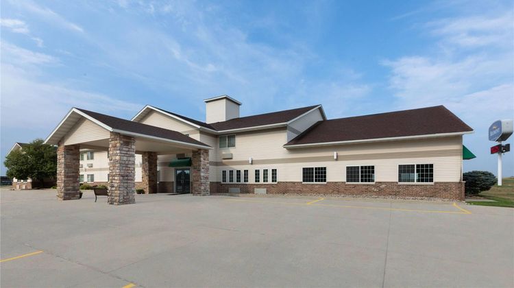 Baymont by Wyndham Harlan Exterior