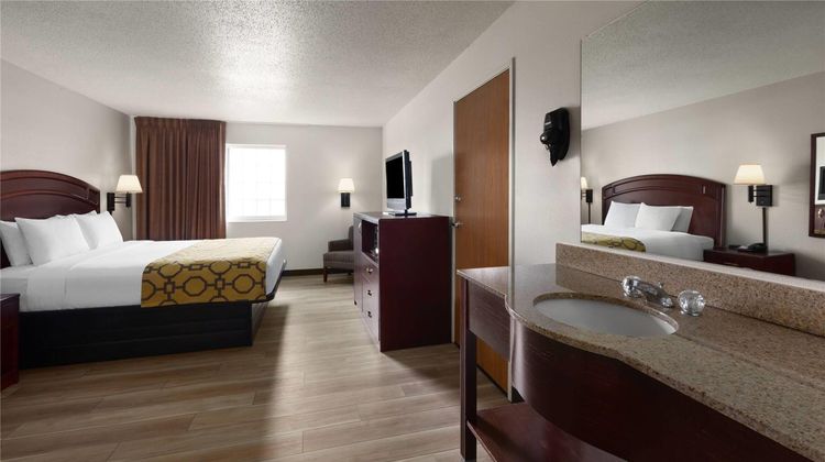 Baymont by Wyndham Harlan Room