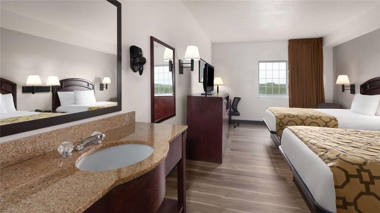 Baymont by Wyndham Harlan Room