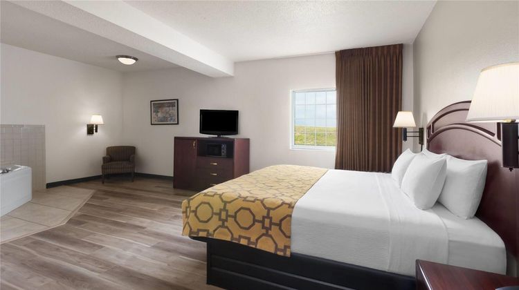 Baymont by Wyndham Harlan Suite