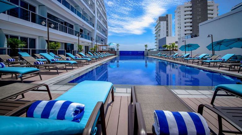 <b>Wyndham Manta Sail Plaza Hotel Pool</b>. Images powered by <a href="https://iceportal.shijigroup.com/" title="IcePortal" target="_blank">IcePortal</a>.