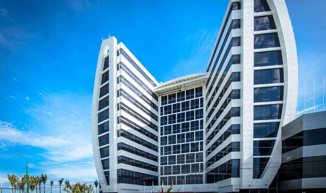 Wyndham Manta Sail Plaza Hotel Exterior