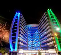 Wyndham Manta Sail Plaza Hotel Exterior