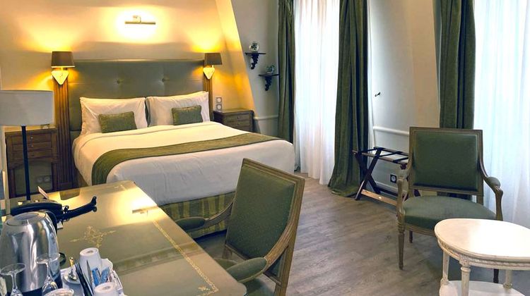 Gavarni Hotel Room