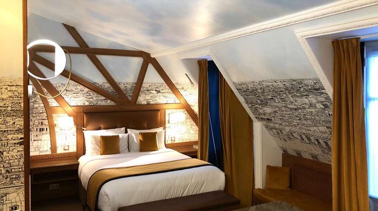 Gavarni Hotel Room
