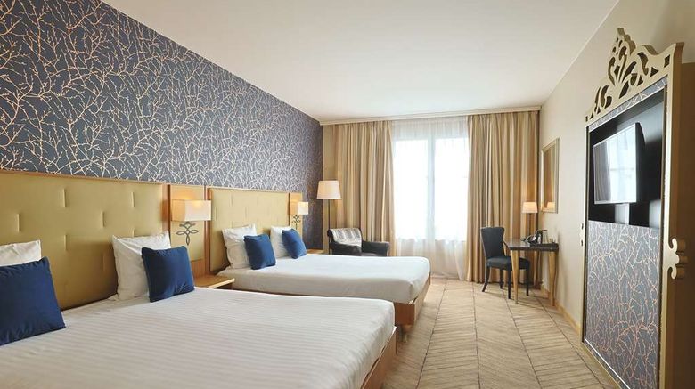 <b>Dream Castle Paris Room</b>. Images powered by <a href="https://iceportal.shijigroup.com/" title="IcePortal" target="_blank">IcePortal</a>.