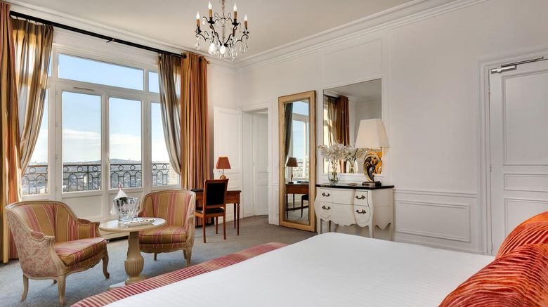 <b>Pavillon Henri IV Hotel Suite</b>. Images powered by <a href="https://iceportal.shijigroup.com/" title="IcePortal" target="_blank">IcePortal</a>.