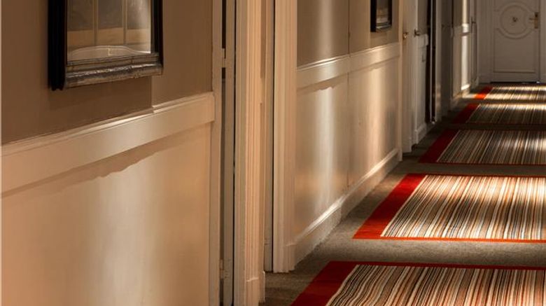 <b>Pavillon Henri IV Hotel Lobby</b>. Images powered by <a href="https://iceportal.shijigroup.com/" title="IcePortal" target="_blank">IcePortal</a>.