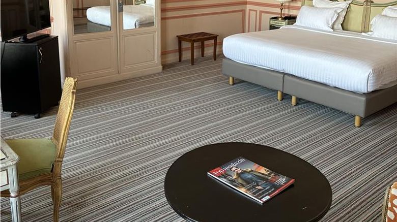 <b>Pavillon Henri IV Hotel Suite</b>. Images powered by <a href="https://iceportal.shijigroup.com/" title="IcePortal" target="_blank">IcePortal</a>.