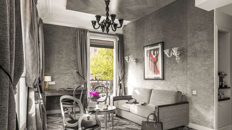<b>Maison Albar Hotels Le Champs-Elysees Suite</b>. Images powered by <a href="https://iceportal.shijigroup.com/" title="IcePortal" target="_blank">IcePortal</a>.