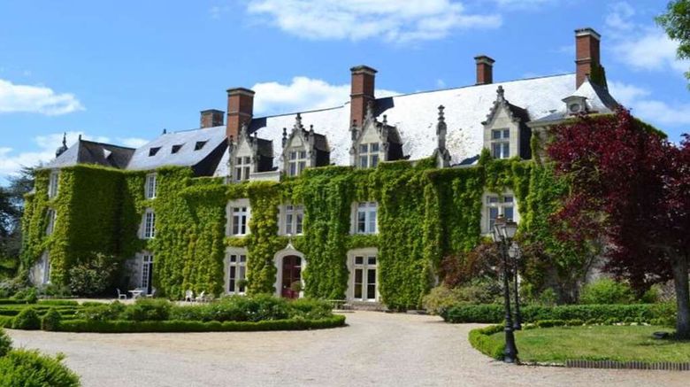 <b>Chateau de l'Epinay Exterior</b>. Images powered by <a href="https://iceportal.shijigroup.com/" title="IcePortal" target="_blank">IcePortal</a>.