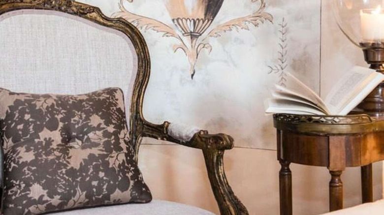 <b>Chateau de l'Epinay Room</b>. Images powered by <a href="https://iceportal.shijigroup.com/" title="IcePortal" target="_blank">IcePortal</a>.