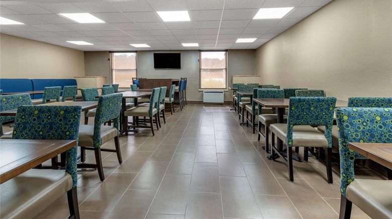 <b>Comfort Inn & Suites Glen Mills Restaurant</b>. Images powered by <a href="https://iceportal.shijigroup.com/" title="IcePortal" target="_blank">IcePortal</a>.