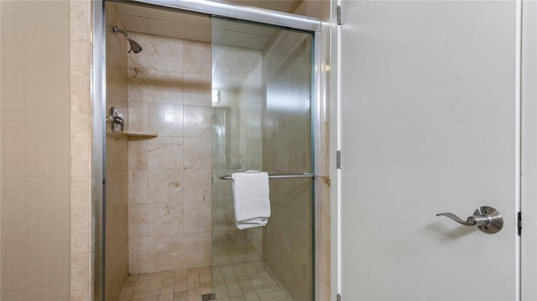 <b>Comfort Inn & Suites Glen Mills Suite</b>. Images powered by <a href="https://iceportal.shijigroup.com/" title="IcePortal" target="_blank">IcePortal</a>.