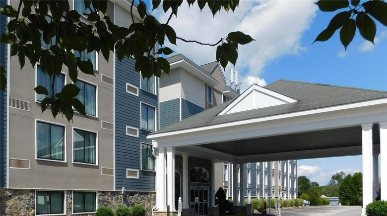 <b>Comfort Inn & Suites Glen Mills Exterior</b>. Images powered by <a href="https://iceportal.shijigroup.com/" title="IcePortal" target="_blank">IcePortal</a>.