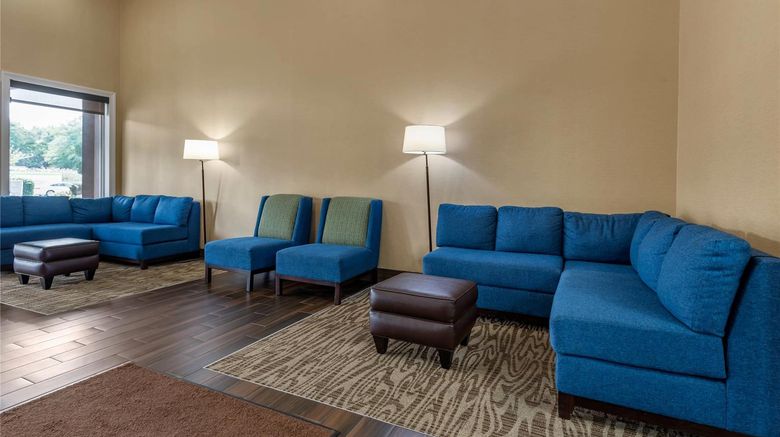 <b>Comfort Inn & Suites Glen Mills Lobby</b>. Images powered by <a href="https://iceportal.shijigroup.com/" title="IcePortal" target="_blank">IcePortal</a>.