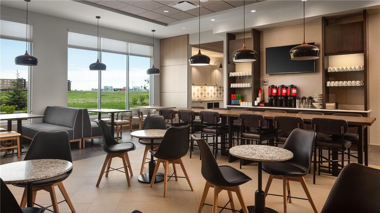 Hyatt Place Calgary Airport Restaurant