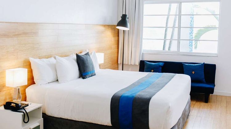 Aqua Hotel & Lounge Suite