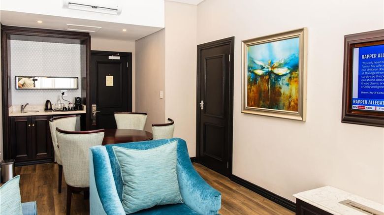 <b>Premier Hotel Cape Manor Room</b>. Images powered by <a href="https://iceportal.shijigroup.com/" title="IcePortal" target="_blank">IcePortal</a>.
