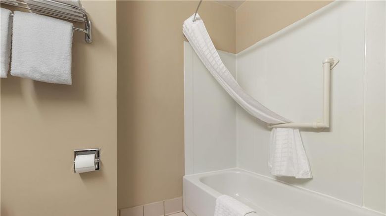 <b>SureStay By Best Western East Brunswick Suite</b>. Images powered by <a href="https://iceportal.shijigroup.com/" title="IcePortal" target="_blank">IcePortal</a>.