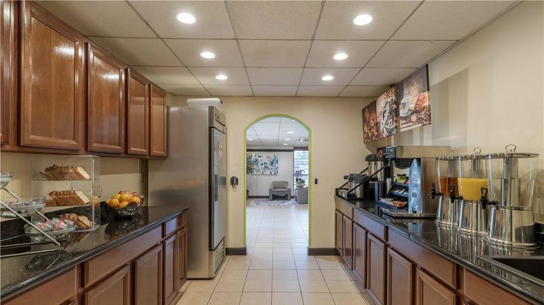 <b>SureStay By Best Western East Brunswick Restaurant</b>. Images powered by <a href="https://iceportal.shijigroup.com/" title="IcePortal" target="_blank">IcePortal</a>.
