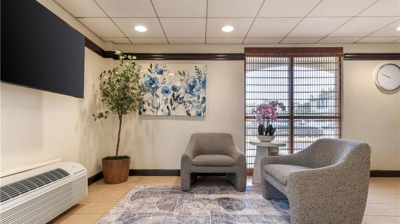 <b>SureStay By Best Western East Brunswick Lobby</b>. Images powered by <a href="https://iceportal.shijigroup.com/" title="IcePortal" target="_blank">IcePortal</a>.