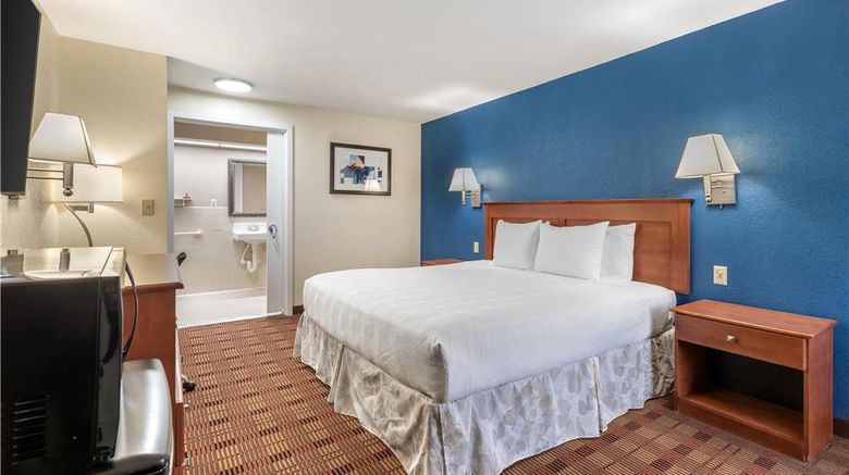 <b>SureStay By Best Western East Brunswick Room</b>. Images powered by <a href="https://iceportal.shijigroup.com/" title="IcePortal" target="_blank">IcePortal</a>.