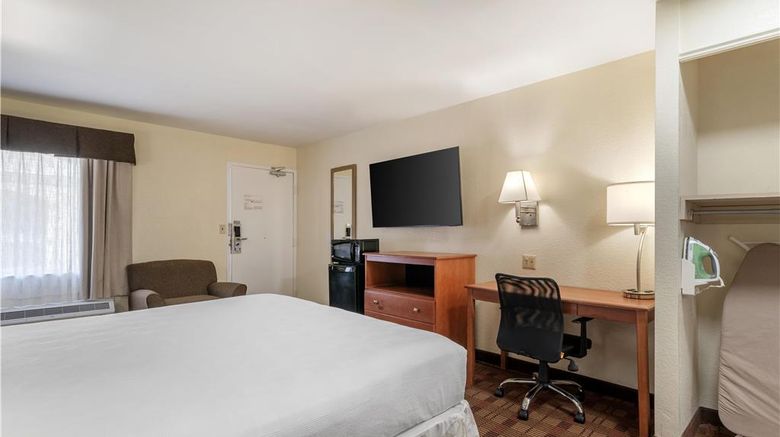 <b>SureStay By Best Western East Brunswick Room</b>. Images powered by <a href="https://iceportal.shijigroup.com/" title="IcePortal" target="_blank">IcePortal</a>.