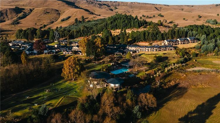 Sani Pass Hotel Exterior