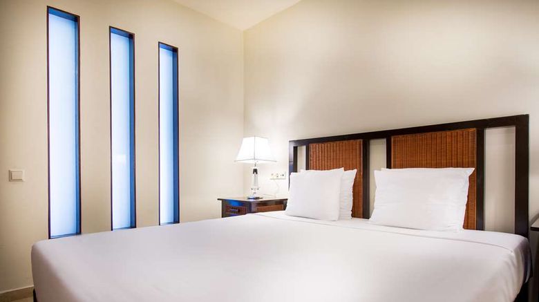 <b>Lions Dive & Beach Resort Suite</b>. Images powered by <a href="https://iceportal.shijigroup.com/" title="IcePortal" target="_blank">IcePortal</a>.