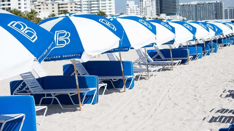 <b>Crest Hotel & Suites Beach</b>. Images powered by <a href="https://iceportal.shijigroup.com/" title="IcePortal" target="_blank">IcePortal</a>.