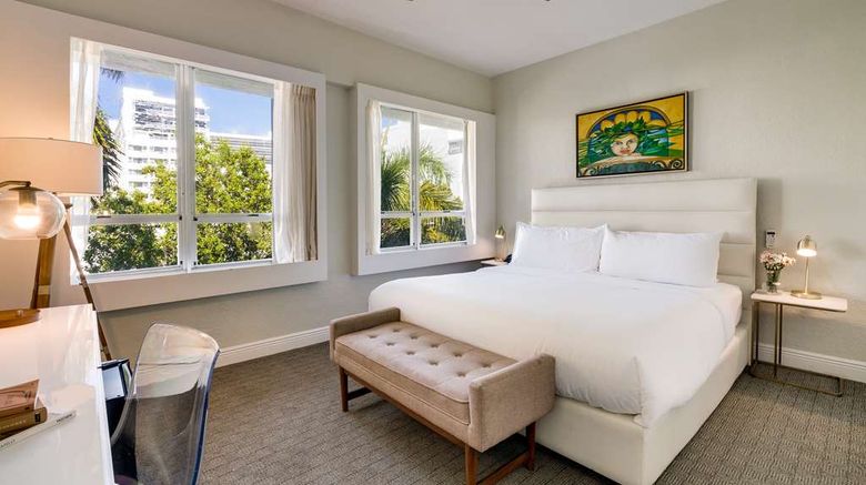 <b>Crest Hotel & Suites Suite</b>. Images powered by <a href="https://iceportal.shijigroup.com/" title="IcePortal" target="_blank">IcePortal</a>.