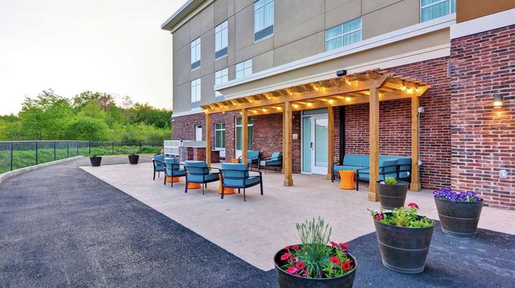 Homewood Suites Hadley Amherst Exterior