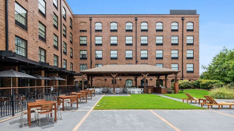 <b>NYLO Dallas Plano, a Tapestry Hotel Exterior</b>. Images powered by <a href="https://iceportal.shijigroup.com/" title="IcePortal" target="_blank">IcePortal</a>.