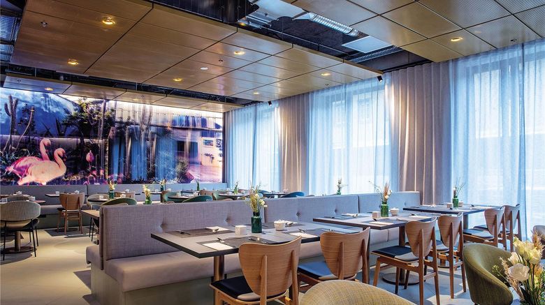 <b>Hilton Garden Inn Mannheim Restaurant</b>. Images powered by <a href="https://iceportal.shijigroup.com/" title="IcePortal" target="_blank">IcePortal</a>.