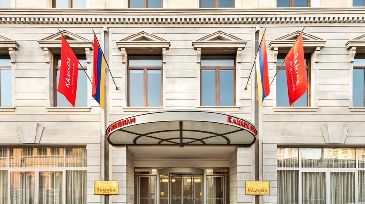 Ramada by Wyndham Hotel/Suites, Yerevan Exterior