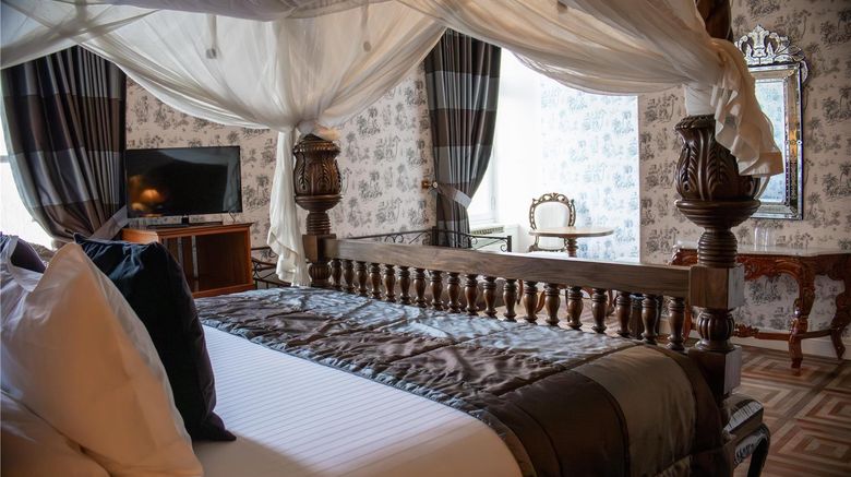 <b>Chateau du Boisniard Room</b>. Images powered by <a href="https://iceportal.shijigroup.com/" title="IcePortal" target="_blank">IcePortal</a>.