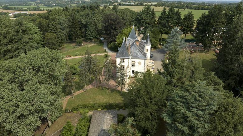 Chateau du Boisniard Exterior. Images powered by <a href="https://iceportal.shijigroup.com" target="_blank" rel="noopener">Ice Portal</a>.
