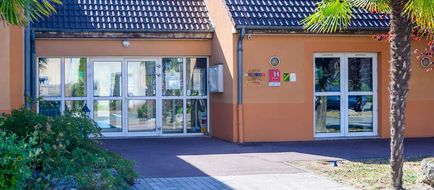 Comfort Hotel Orleans Saran Exterior