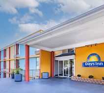 Days Inn by Wyndham Atlanta Airport Exterior
