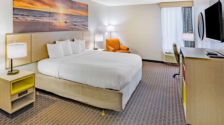 Days Inn by Wyndham Atlanta Airport Room