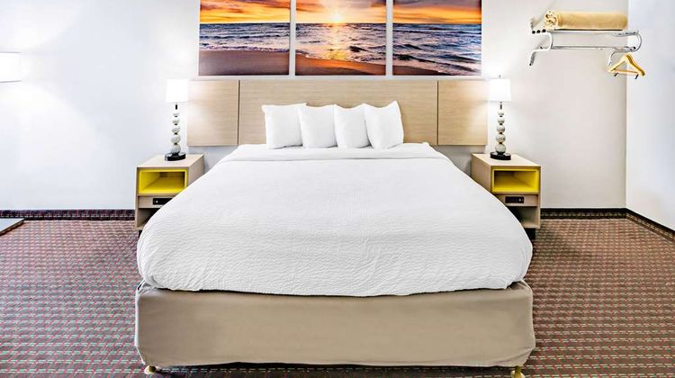 Days Inn by Wyndham Atlanta Airport Room
